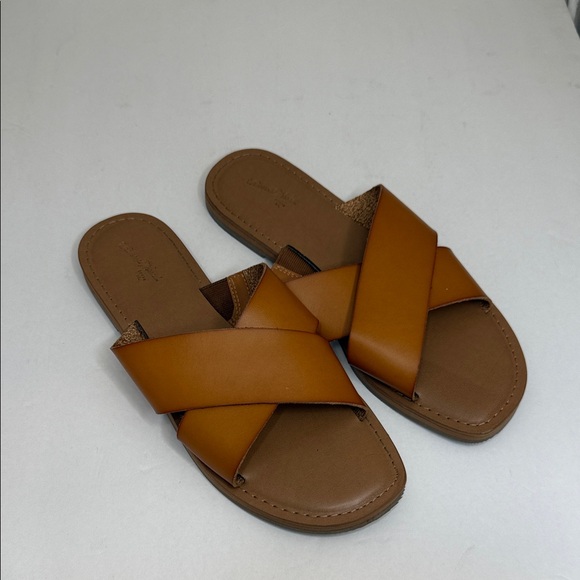 Universal Thread Tan Cross-Band Sandals - Picture 1 of 5